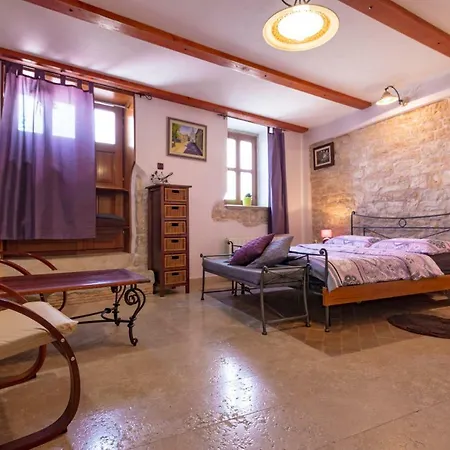 Apartman Enna *